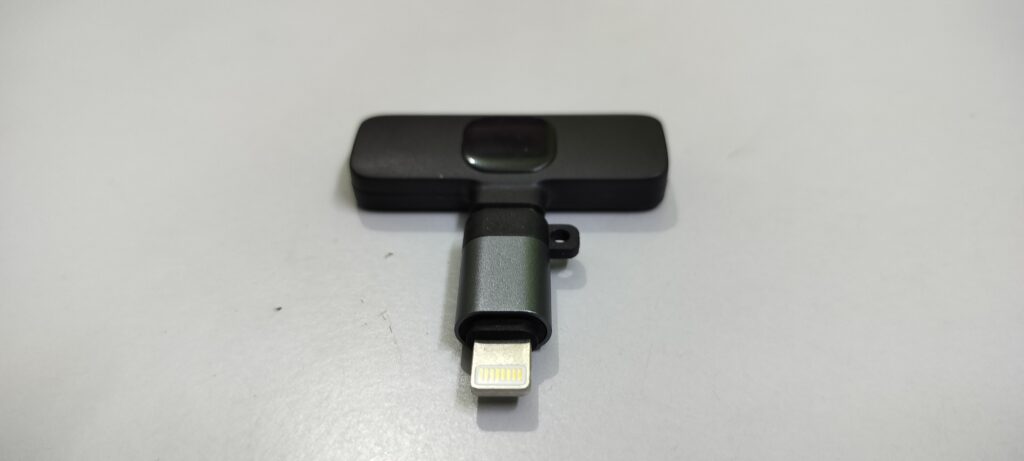 K8 wireless microphone with iphone converter